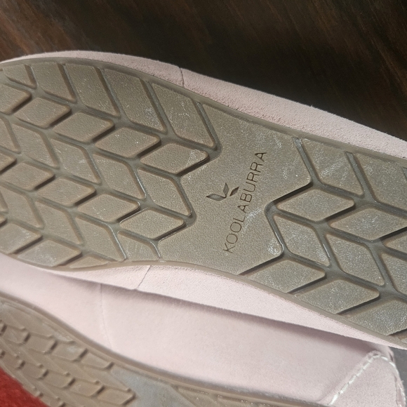 Koolaburra Pink and White Moccasins with Suede Finish - Picture 5 of 5